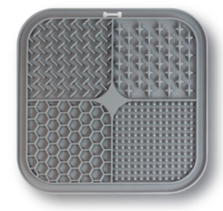 Transform Your Pet’s Mealtime with the Anti-Choking Silicone Lick Mat!
